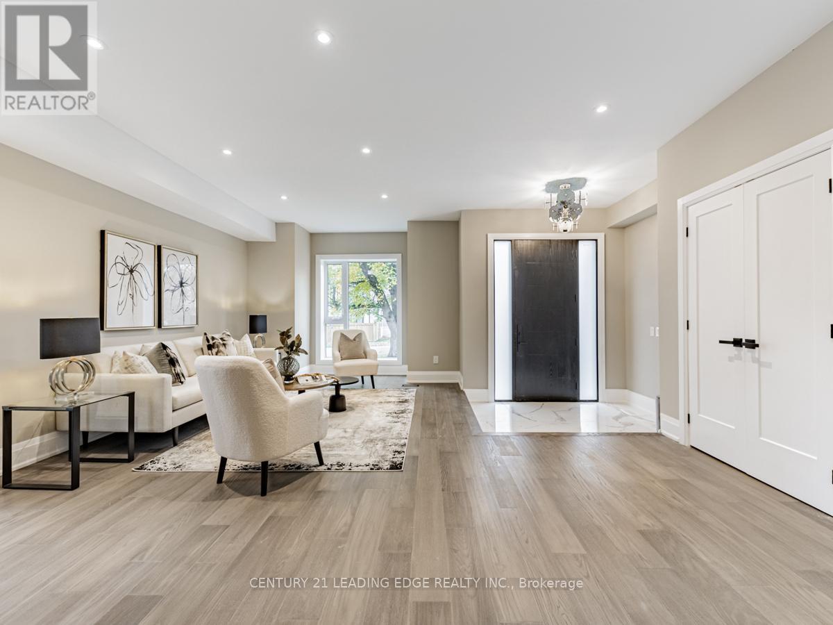 Upper - 19 Donalda Crescent, Toronto, Ontario  M1S 1N5 - Photo 5 - E13506398