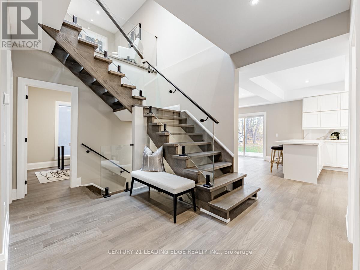Upper - 19 Donalda Crescent, Toronto, Ontario  M1S 1N5 - Photo 9 - E13506398