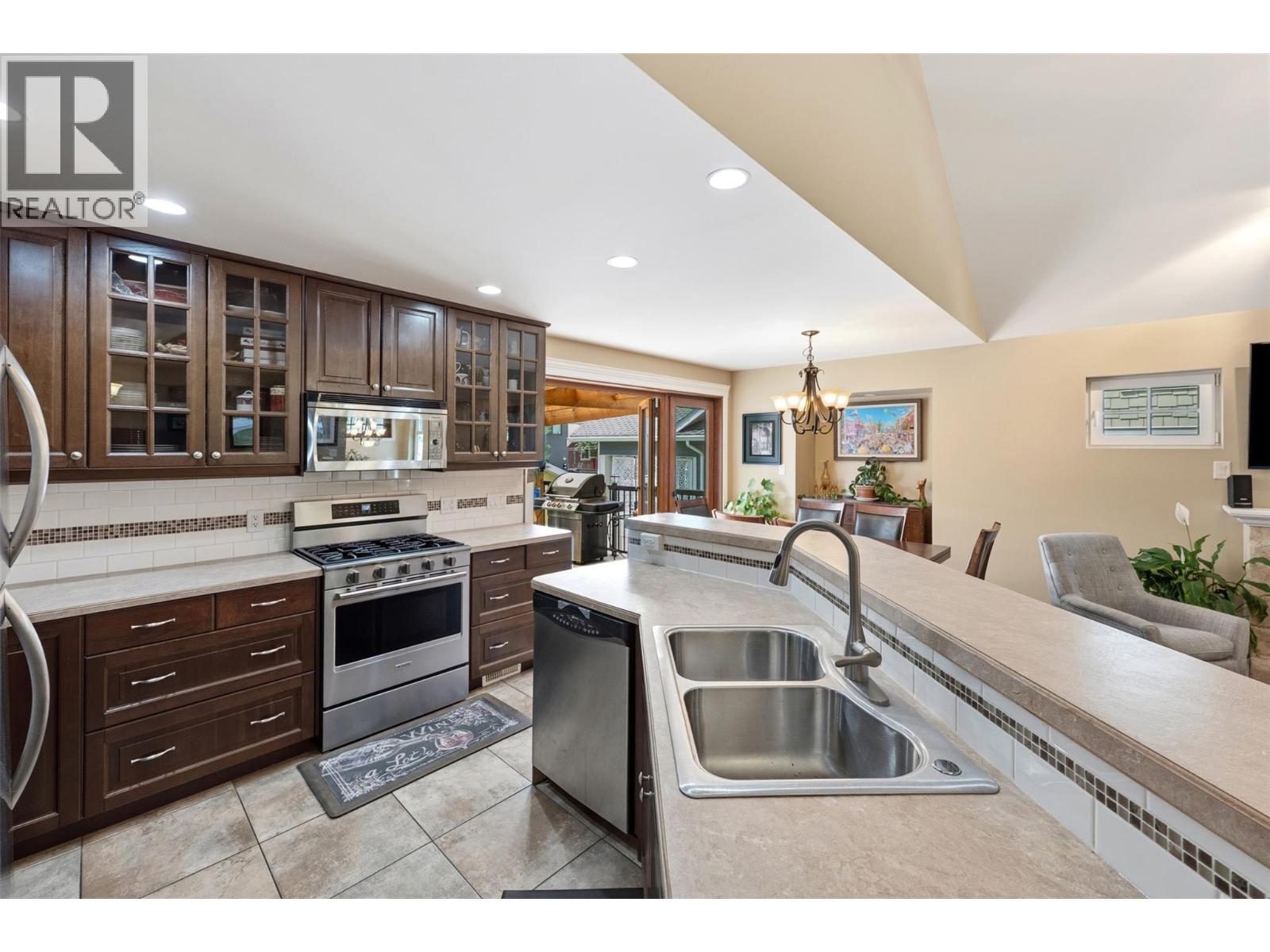 564 Alexander Avenue, Penticton, British Columbia  V2A 1E5 - Photo 8 - 10393233