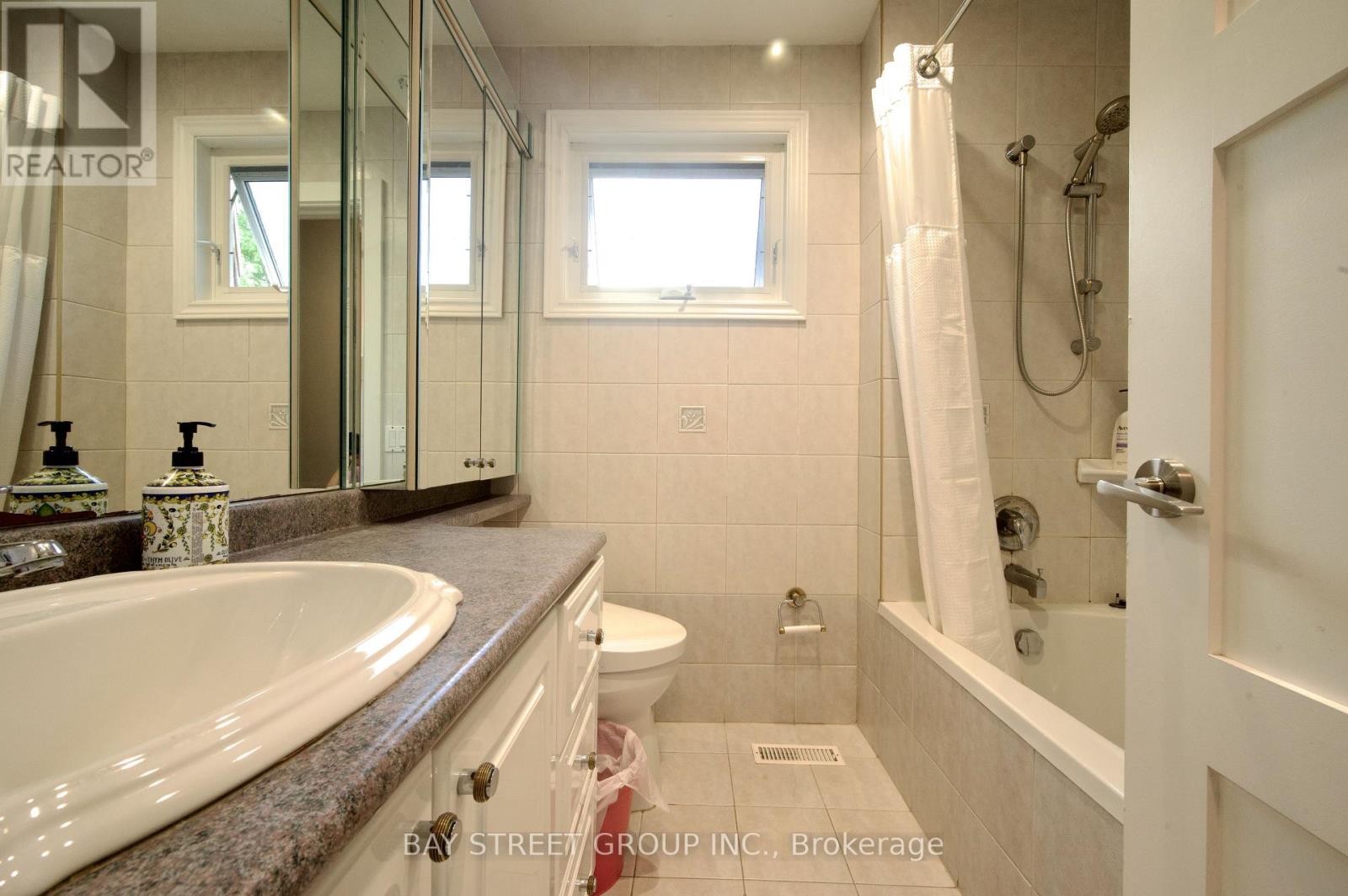 22 Thurgate Crescent, Markham, Ontario  L3T 4G3 - Photo 21 - N13506270