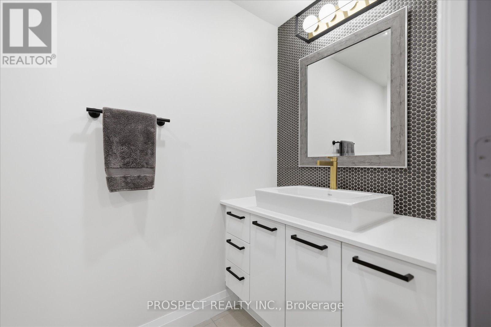25 - 4800 Highway 7 Road, Vaughan, Ontario  L4L 1H8 - Photo 3 - N13506318