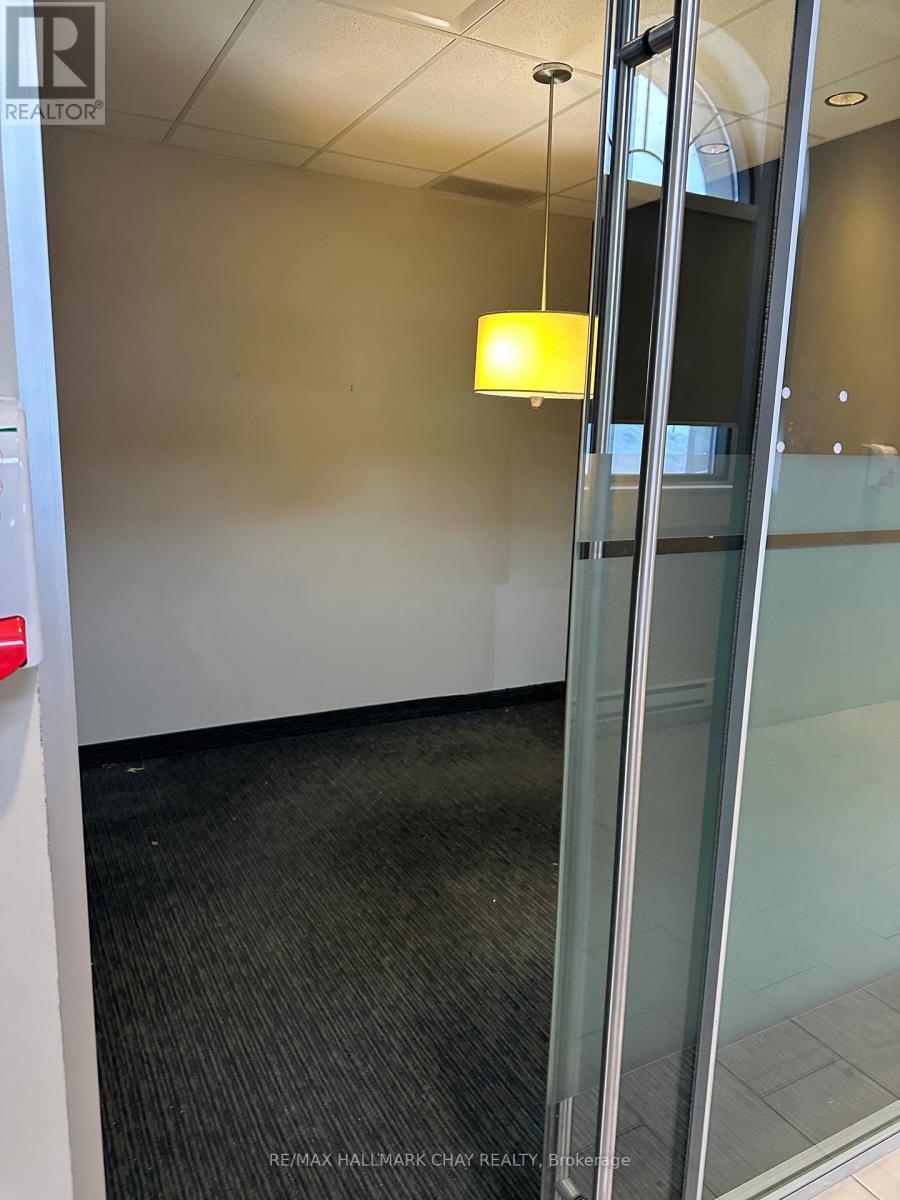 64 Dunlop Street E, Barrie (City Centre), Ontario  L4M 1A3 - Photo 6 - S13506246