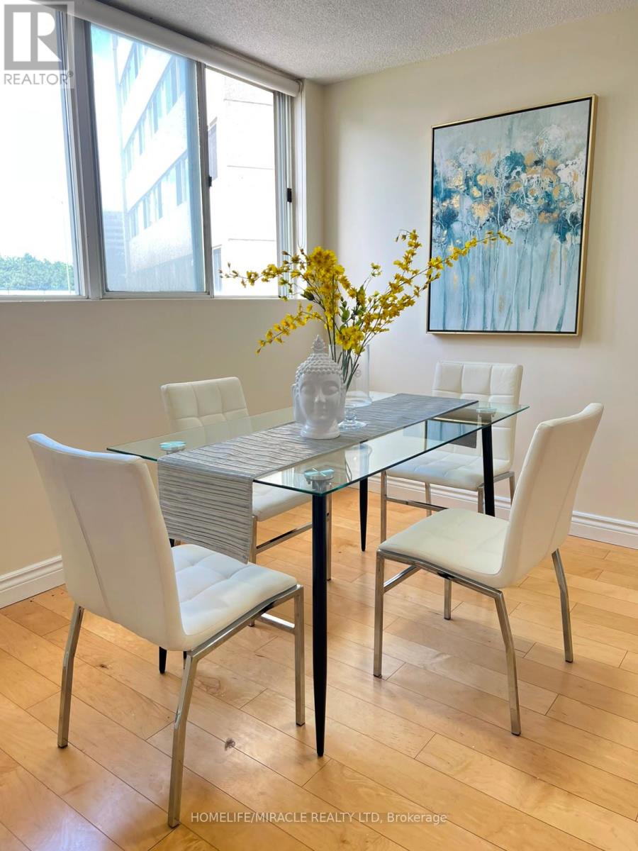 202 - 3700 Kaneff Crescent N, Mississauga, Ontario  L5A 4B8 - Photo 2 - W13506160