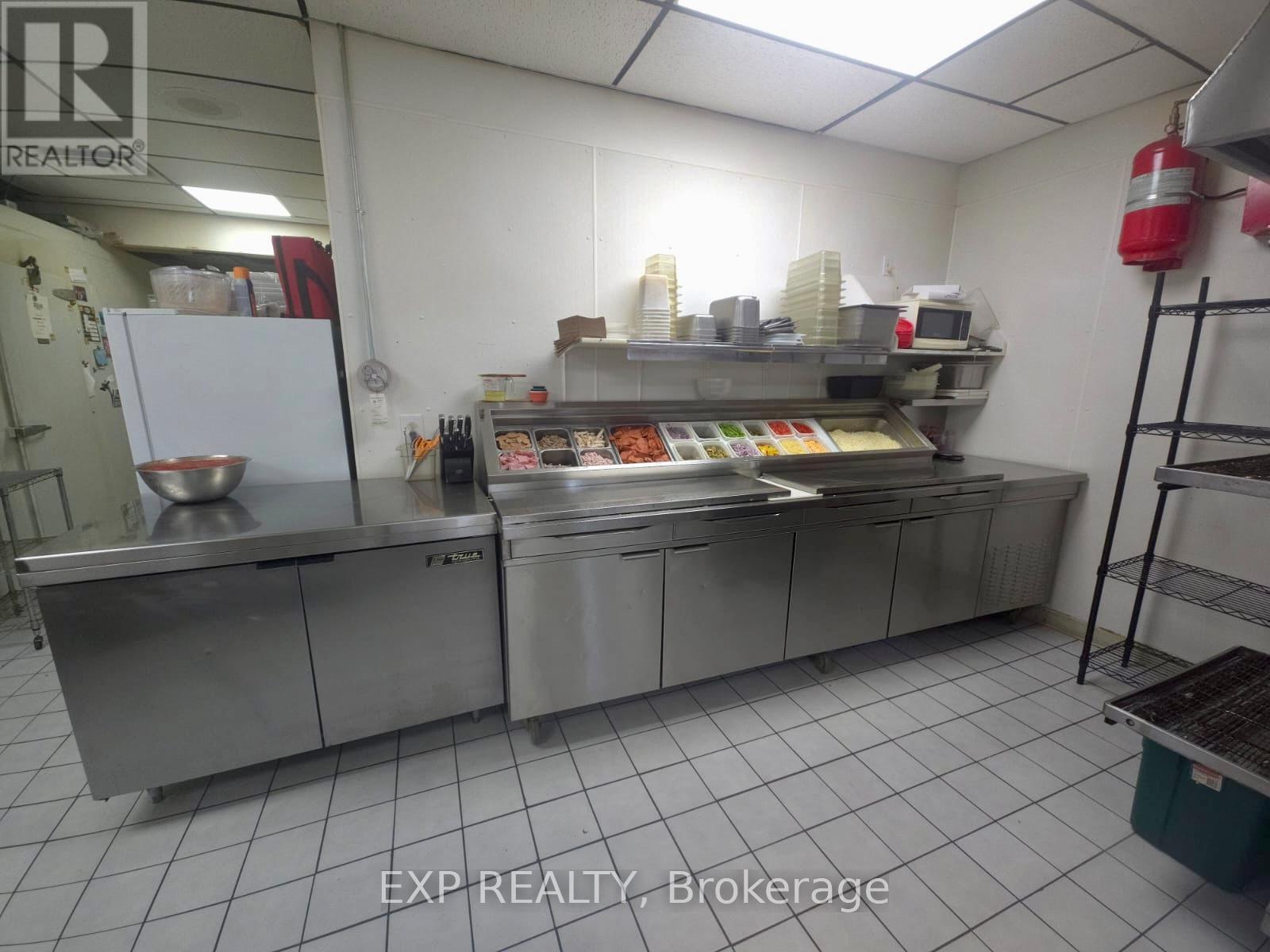 581 Garafraxa Street S, West Grey, Ontario  N0G 1R0 - Photo 11 - X13506356