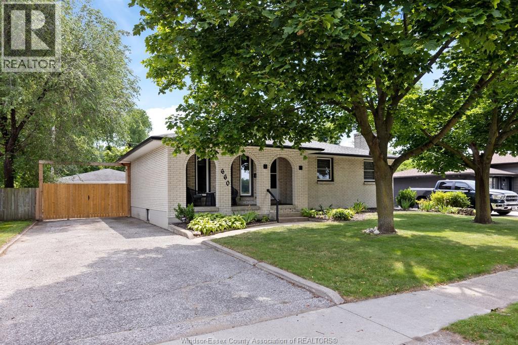 660 VICTORY, LaSalle, Ontario