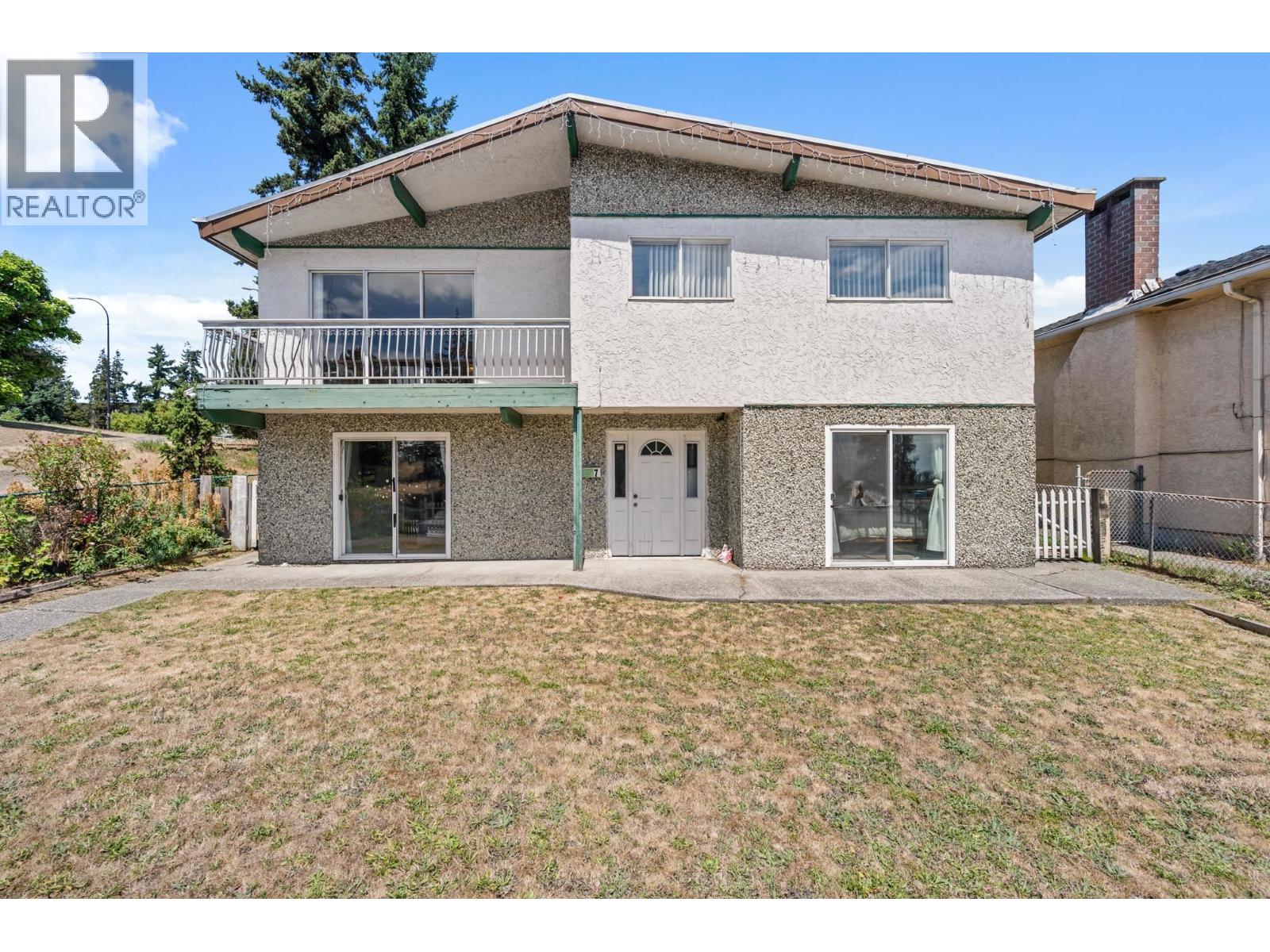 1457 SE Marine Drive, Vancouver, British Columbia  V5P 2R3 - Photo 2 - R3141105