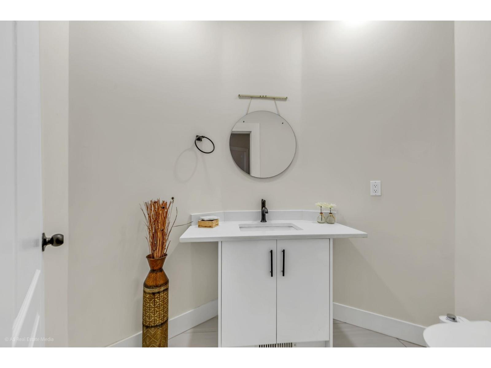 12392 63a Avenue, Surrey, British Columbia  V3X 3H4 - Photo 11 - R3141398