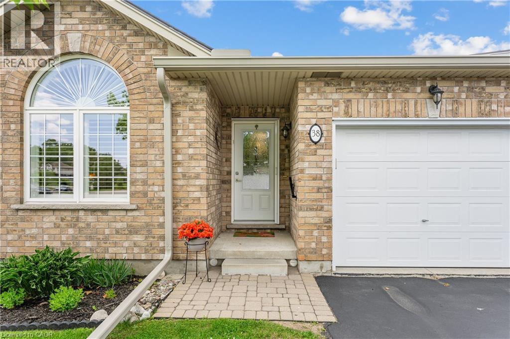 35 Green Gate Boulevard Unit# 38, Cambridge, Ontario  N1T 0A3 - Photo 1 - 40844309