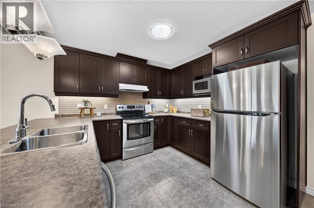 35 Green Gate Boulevard Unit# 38, Cambridge, Ontario  N1T 0A3 - Photo 12 - 40844309