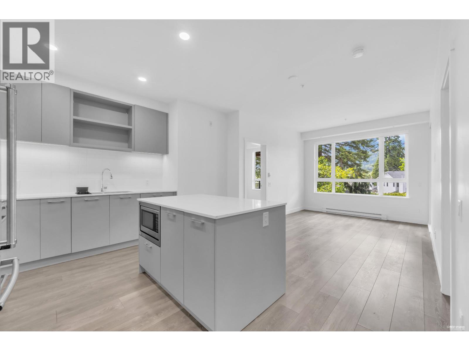 213 735 Anskar Court, Coquitlam, British Columbia  V3J 0L7 - Photo 8 - R3141358