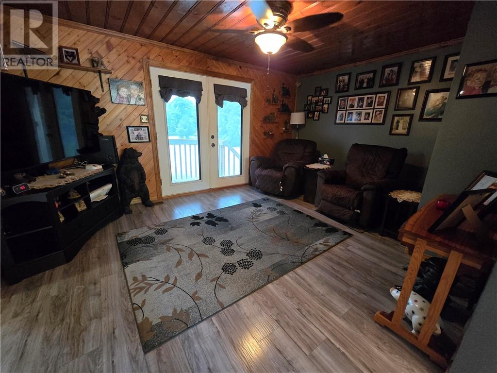 102 Laren Street, Wahnapitae, Ontario  P0M 3C0 - Photo 10 - 2128899