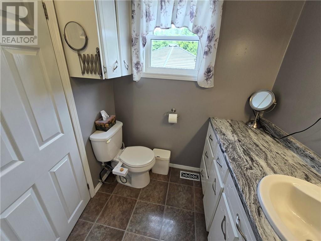 102 Laren Street, Wahnapitae, Ontario  P0M 3C0 - Photo 15 - 2128899