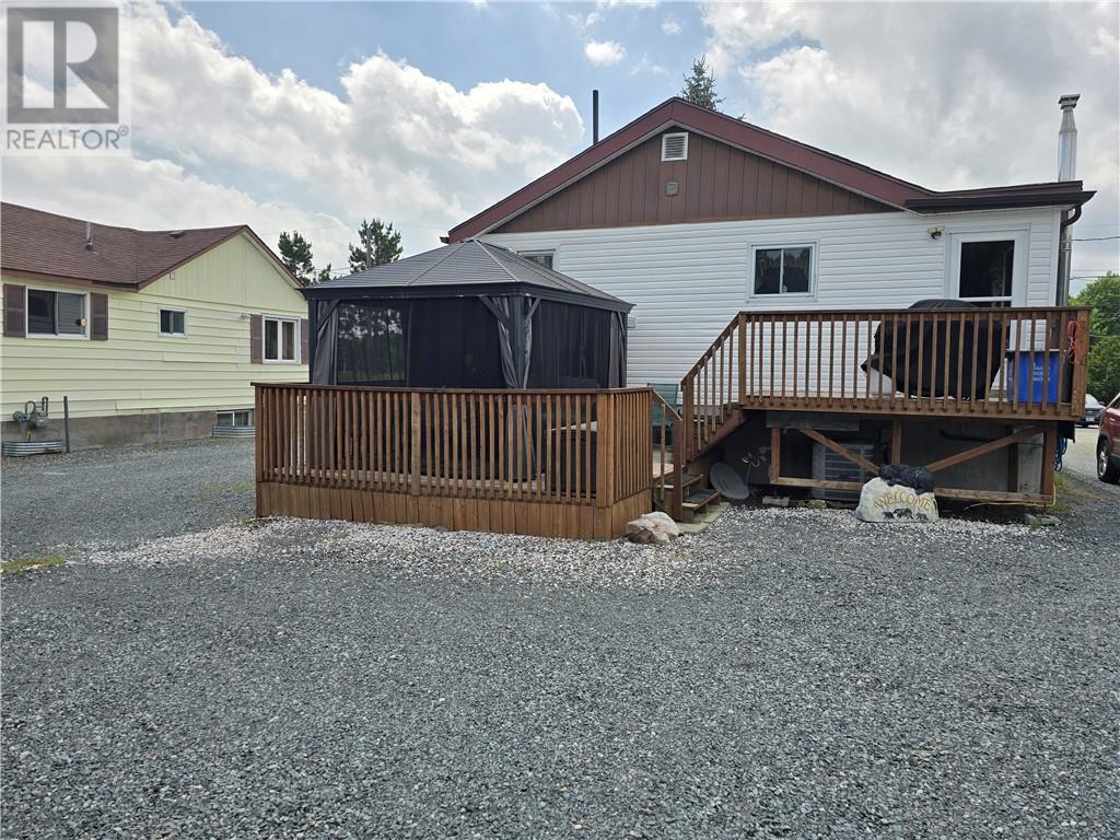 102 Laren Street, Wahnapitae, Ontario  P0M 3C0 - Photo 3 - 2128899