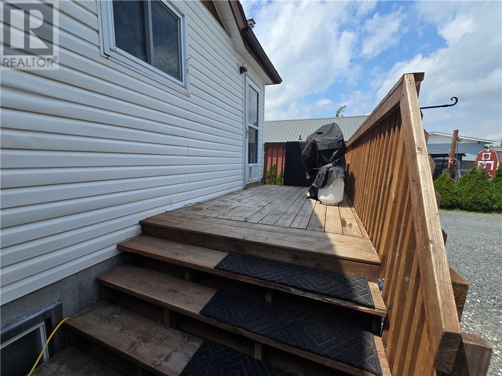 102 Laren Street, Wahnapitae, Ontario  P0M 3C0 - Photo 5 - 2128899