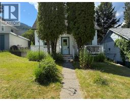 812 Kokanee Avenue, Nelson, British Columbia