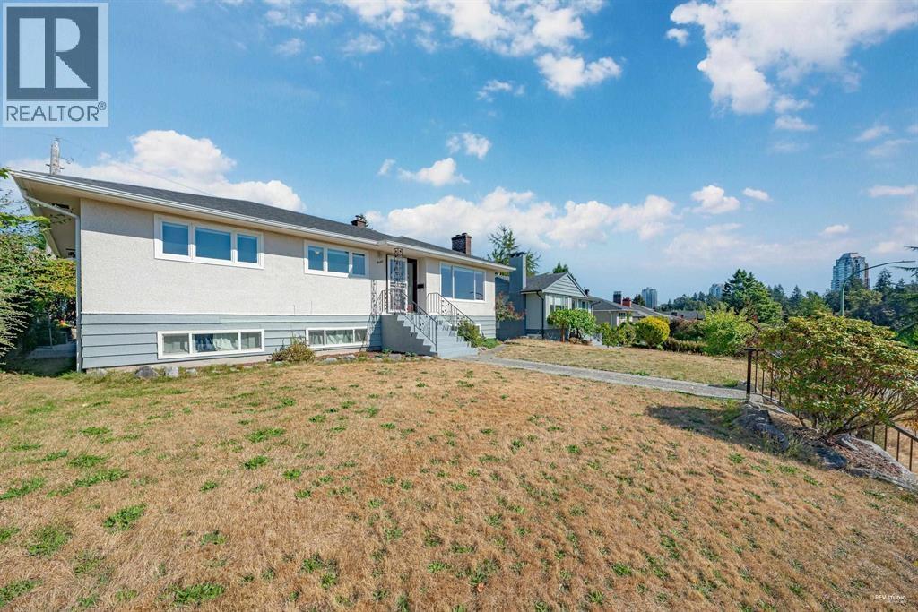 6407 Clinton Street, Burnaby, British Columbia  V5E 1A3 - Photo 2 - R3141375
