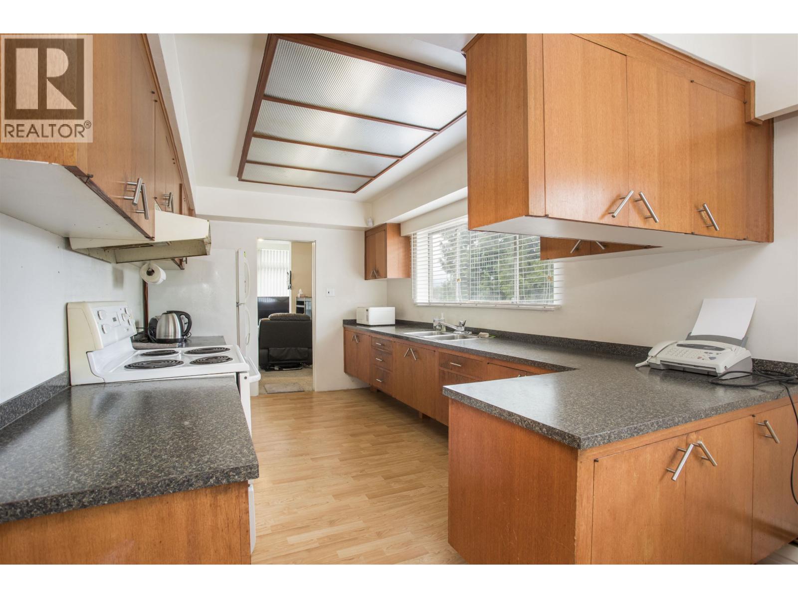 12393 Gray Street, Maple Ridge, British Columbia  V2X 5V1 - Photo 11 - R3141394