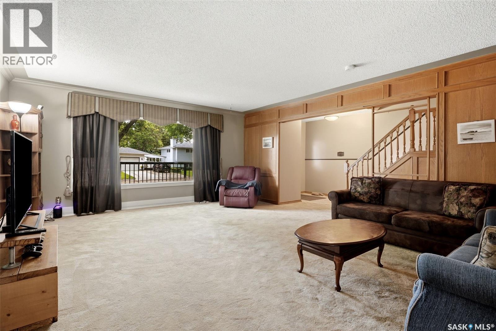 24 Davidson Crescent, Regina, Saskatchewan S4S 4S9 - Photo 4 - SK041136