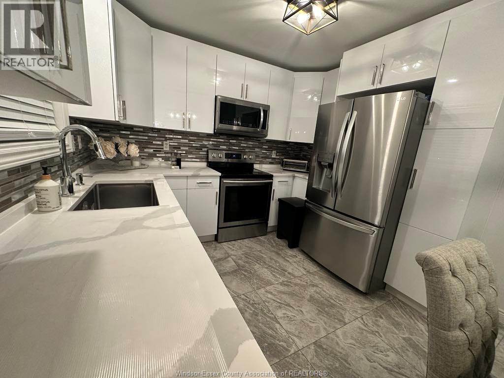 7929 Hawthorne Drive, Windsor, Ontario  N8R 2J9 - Photo 13 - 26015676