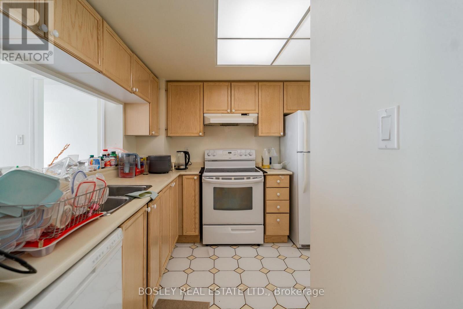 2202 - 101 Subway Crescent, Toronto, Ontario  M9B 6K4 - Photo 15 - W13506478