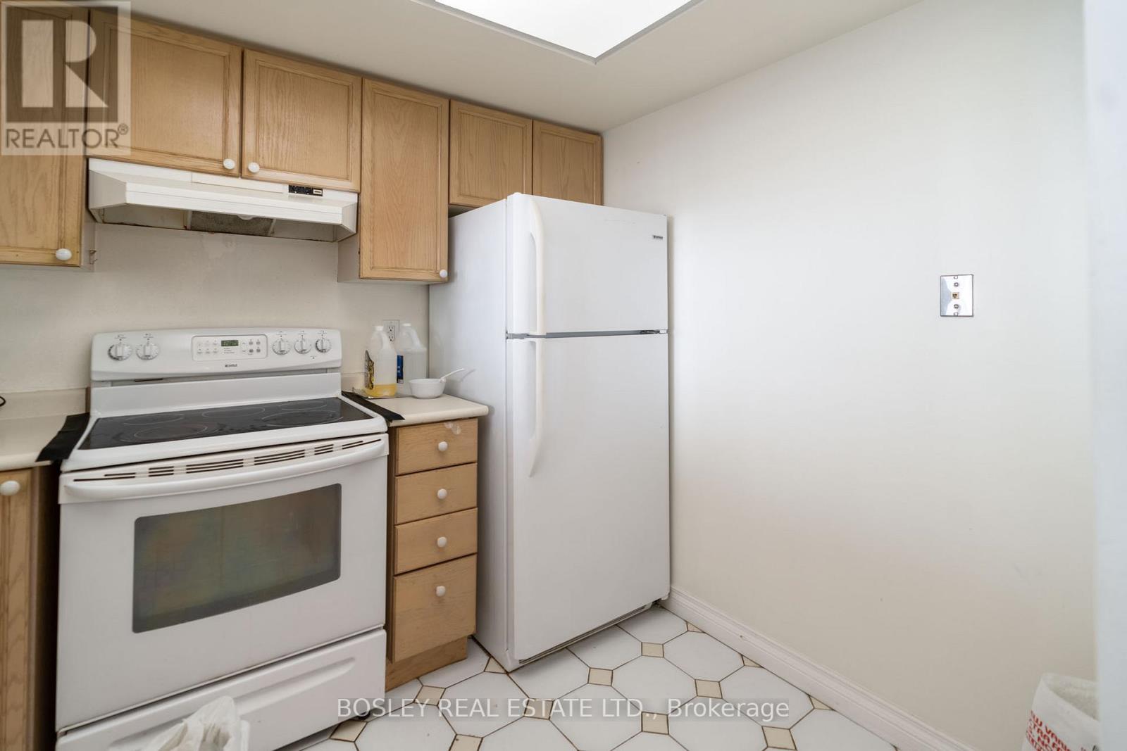 2202 - 101 Subway Crescent, Toronto, Ontario  M9B 6K4 - Photo 17 - W13506478