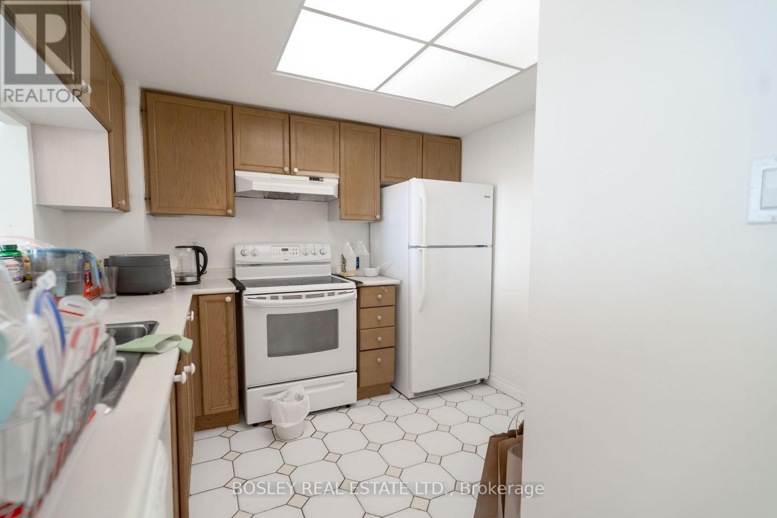 2202 - 101 Subway Crescent, Toronto, Ontario  M9B 6K4 - Photo 19 - W13506478