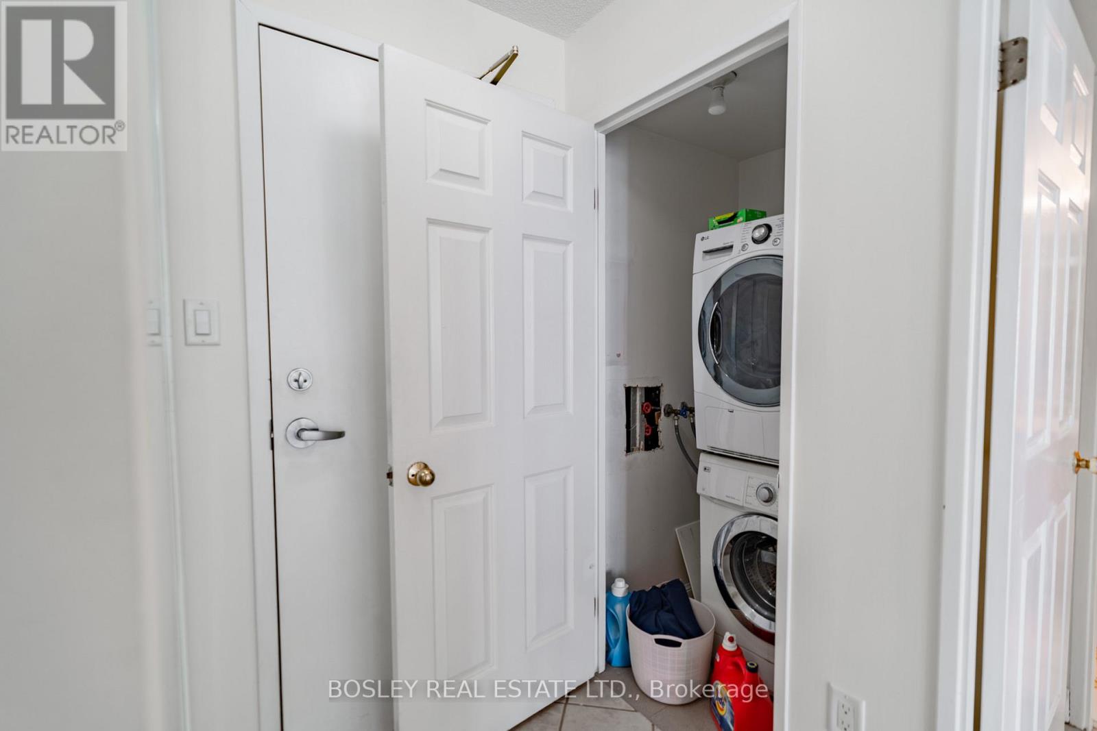 2202 - 101 Subway Crescent, Toronto, Ontario  M9B 6K4 - Photo 5 - W13506478
