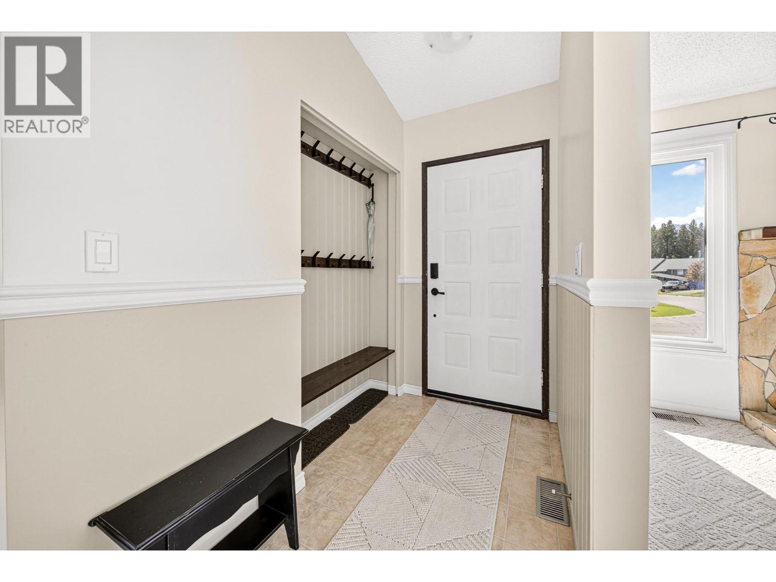 1217 Hickory Crescent, Sparwood, British Columbia  V0B 2G2 - Photo 3 - 10389653