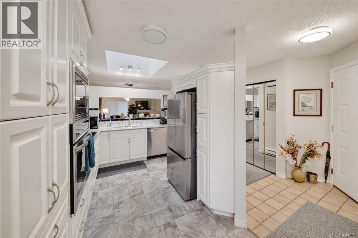 5 3049 Brittany Dr, Colwood, British Columbia  V9B 5P8 - Photo 10 - 1041958
