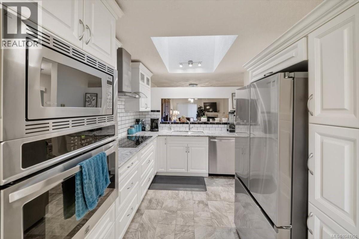 5 3049 Brittany Dr, Colwood, British Columbia  V9B 5P8 - Photo 11 - 1041958