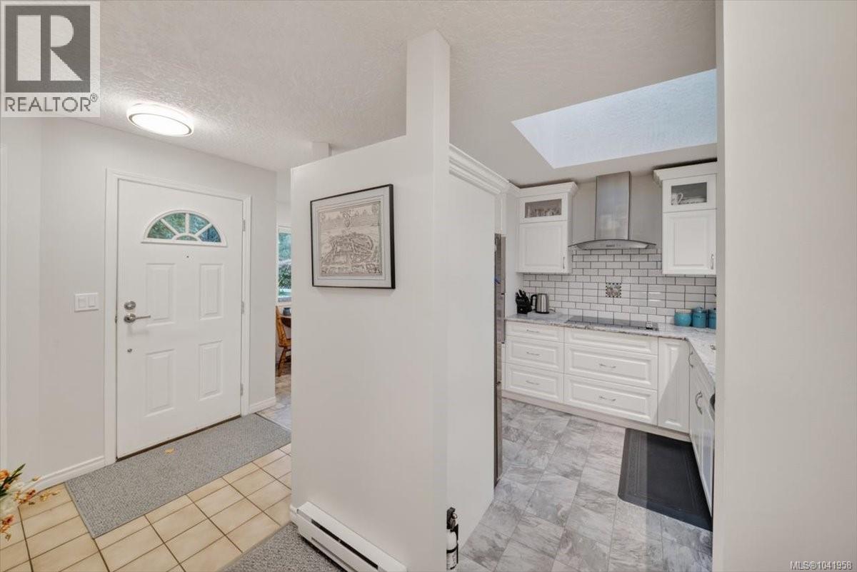 5 3049 Brittany Dr, Colwood, British Columbia  V9B 5P8 - Photo 12 - 1041958