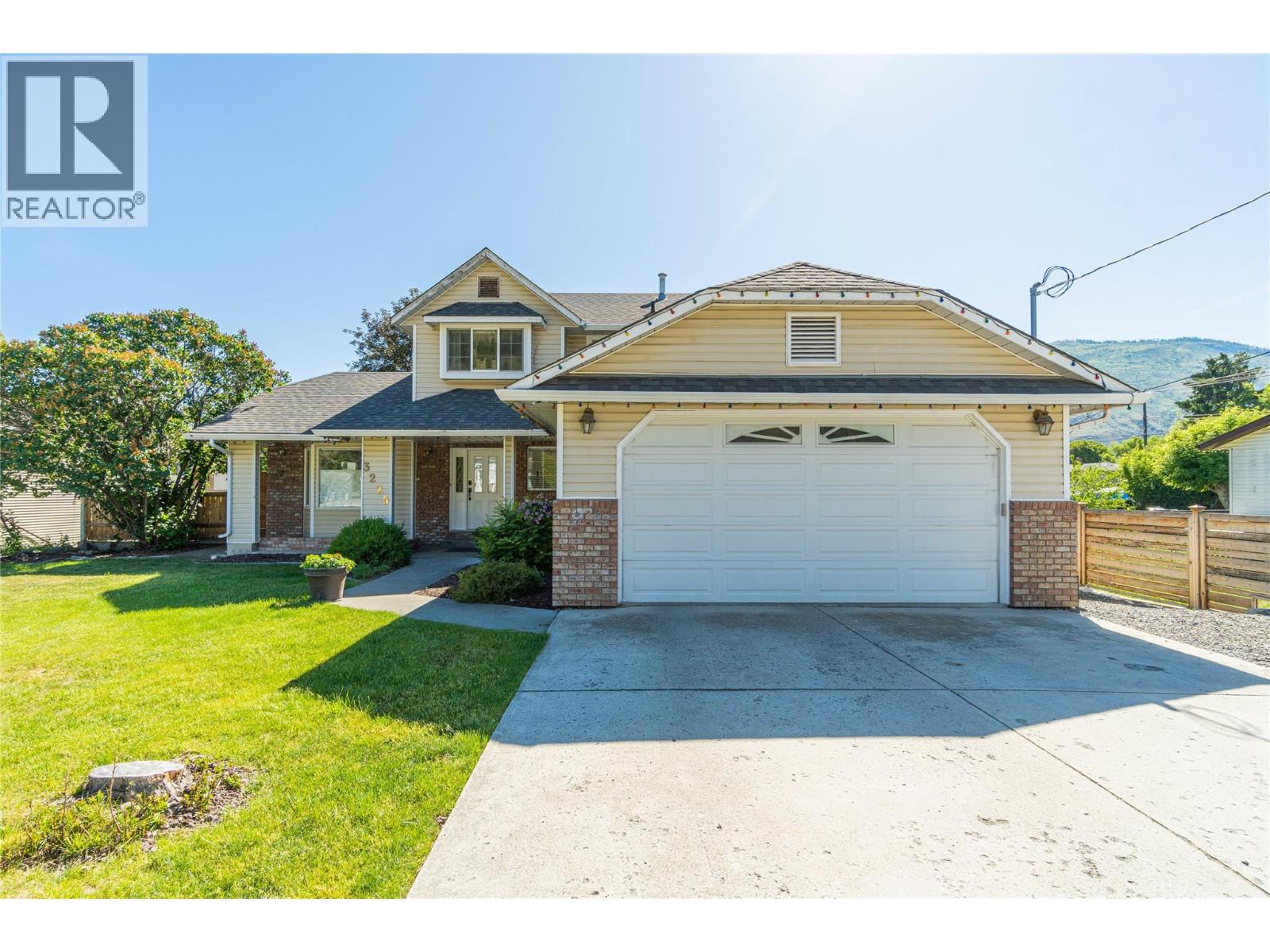 3225 HARGRAVES Place