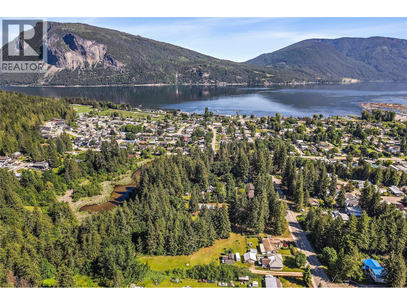 6611 50th Street NE, Salmon Arm, British Columbia  V1E 1Y6 - Photo 9 - 10376692