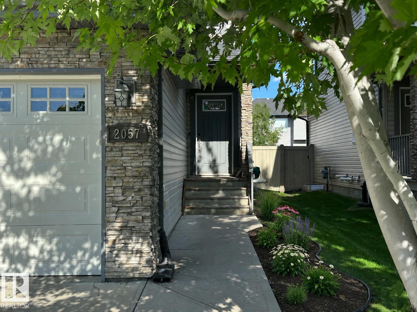 2057 69a St SW, Edmonton, Alberta  T6A 0S5 - Photo 2 - E4496431