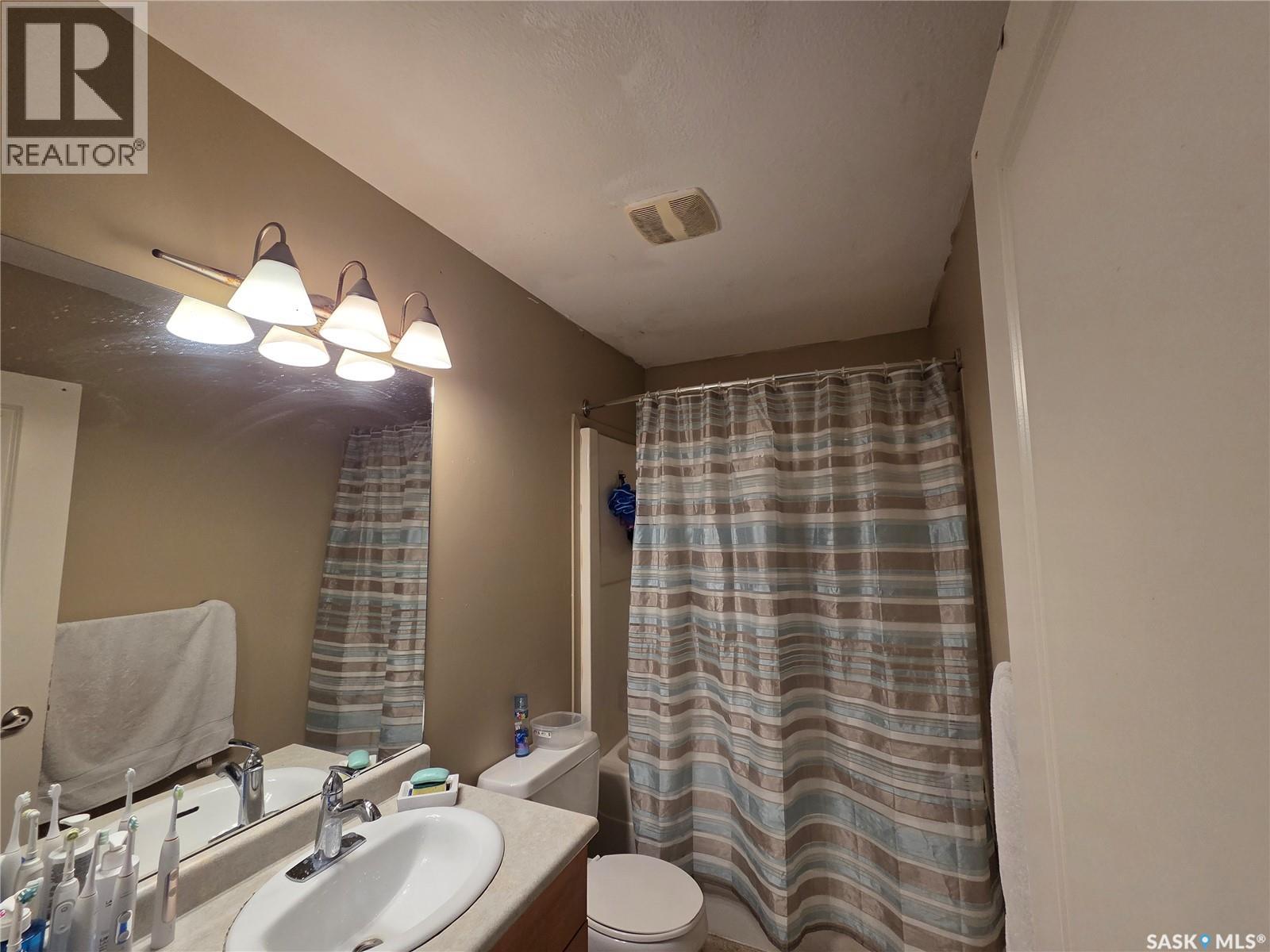 303 303 Slimmon Place, Saskatoon, Saskatchewan S7V 0A8 - Photo 8 - SK041143