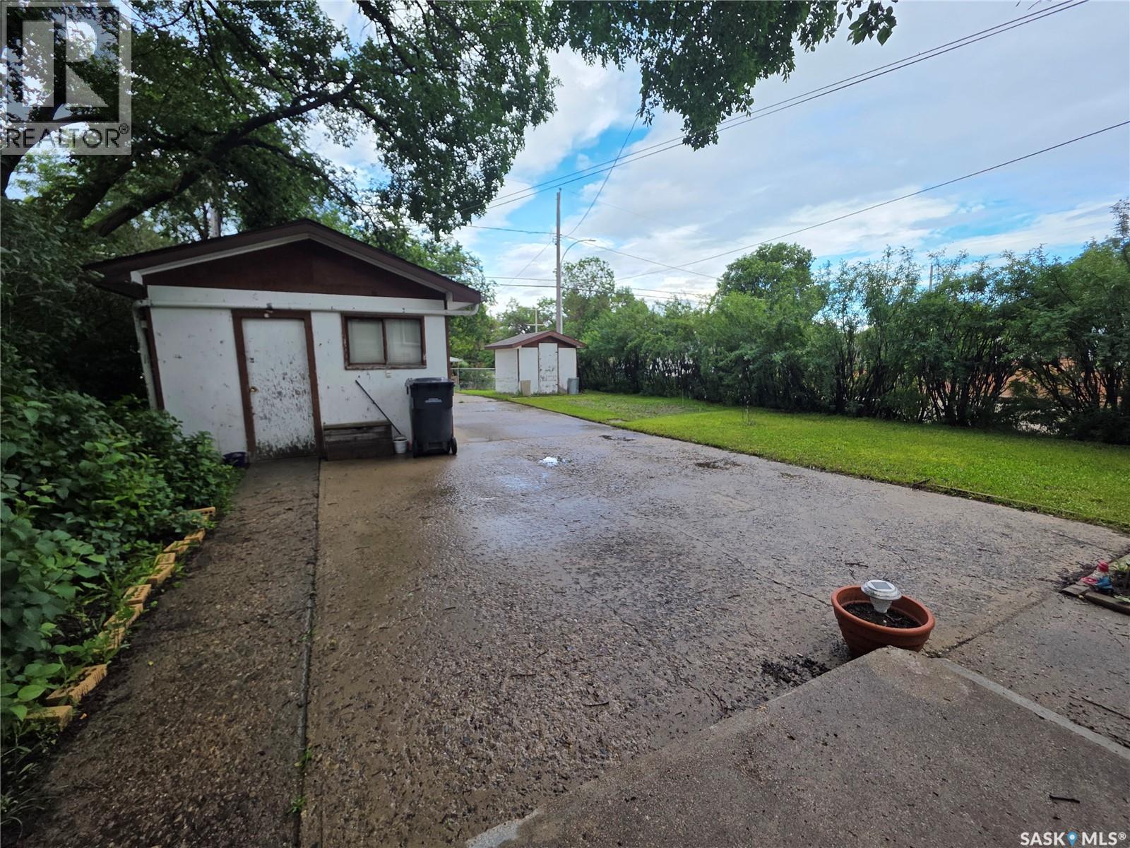 185 3rd Avenue Se, Swift Current, Saskatchewan S9H 3K3 - Photo 23 - SK041096
