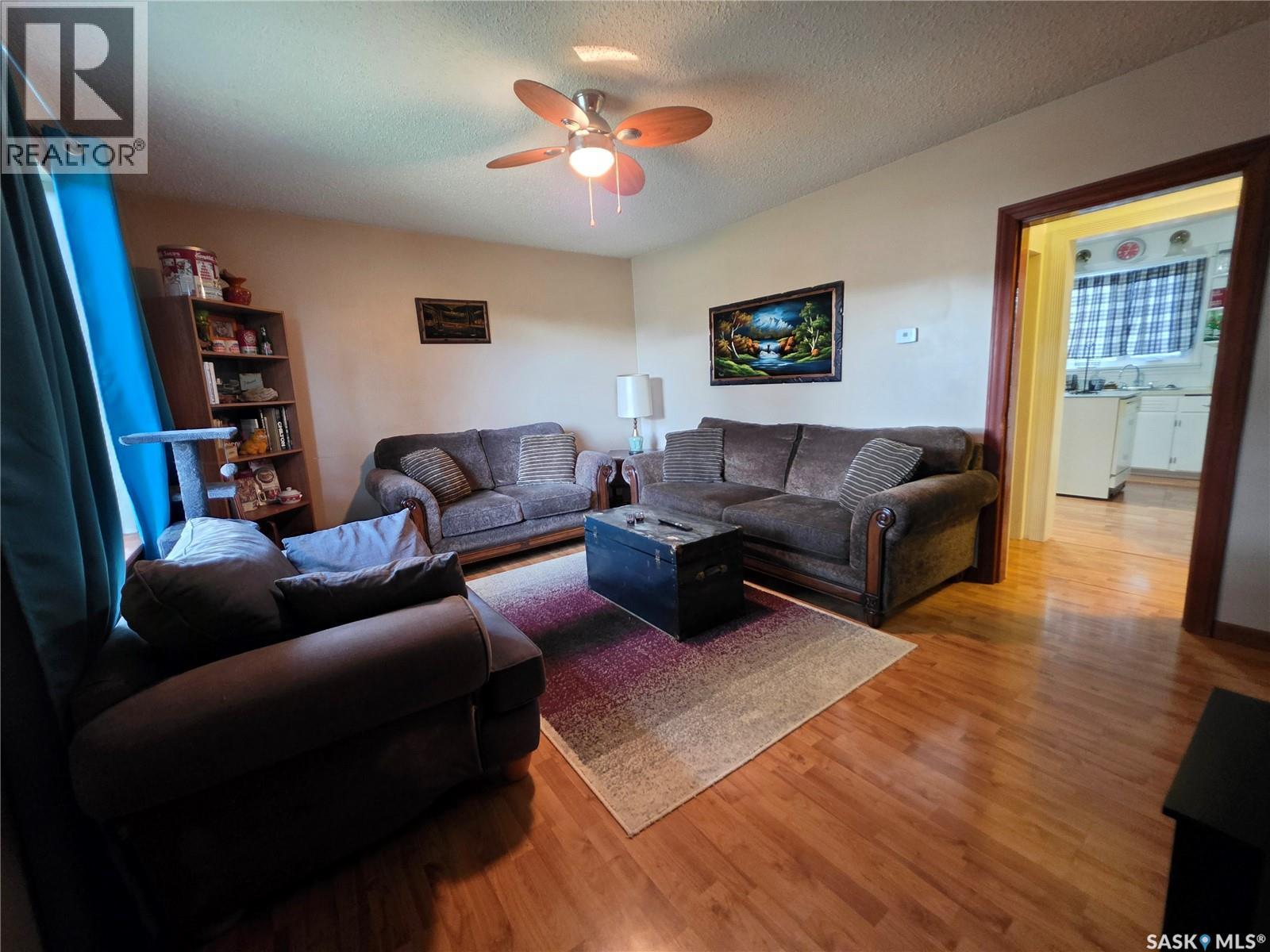 185 3rd Avenue Se, Swift Current, Saskatchewan S9H 3K3 - Photo 8 - SK041096