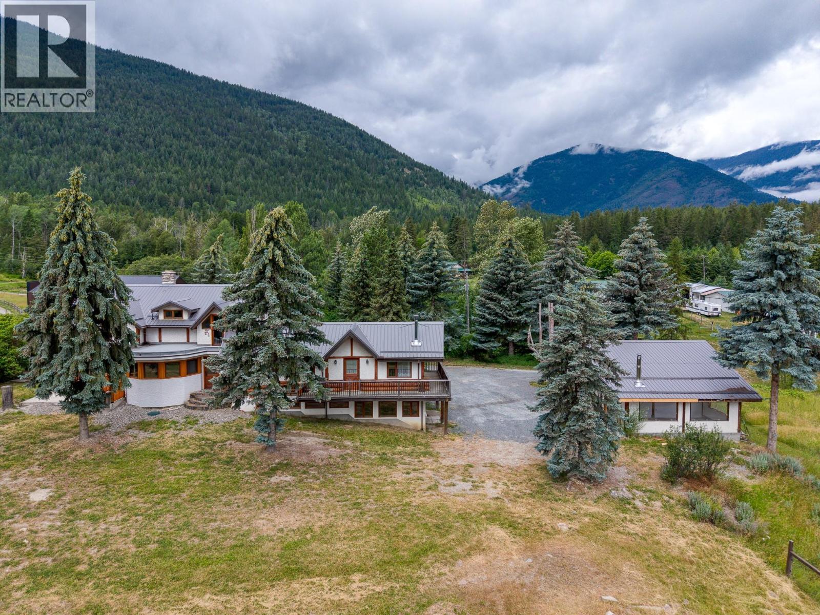 1084 Simmons Road, Creston, British Columbia  V0B 1G7 - Photo 1 - 10393070