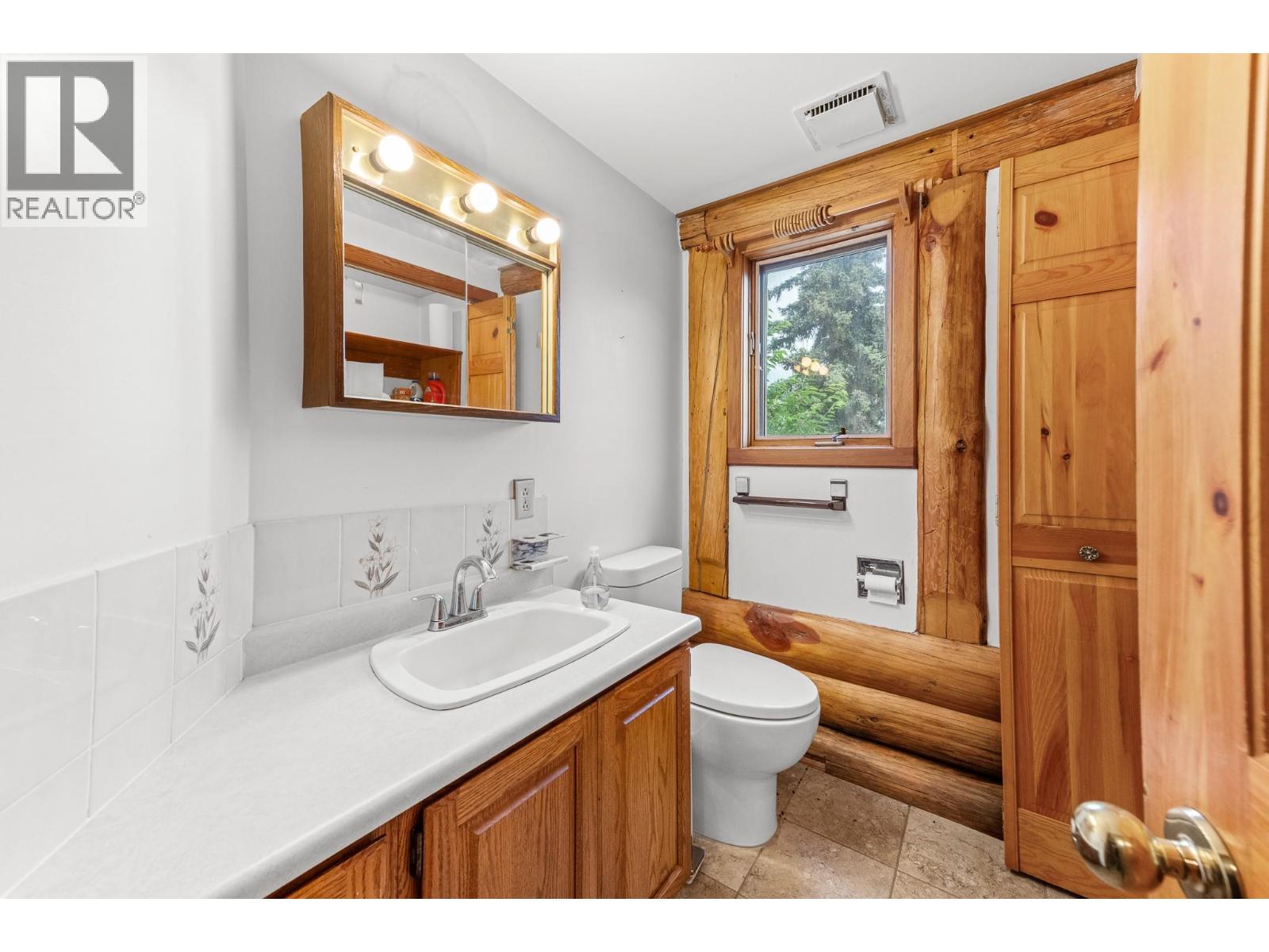 1084 Simmons Road, Creston, British Columbia  V0B 1G7 - Photo 11 - 10393070