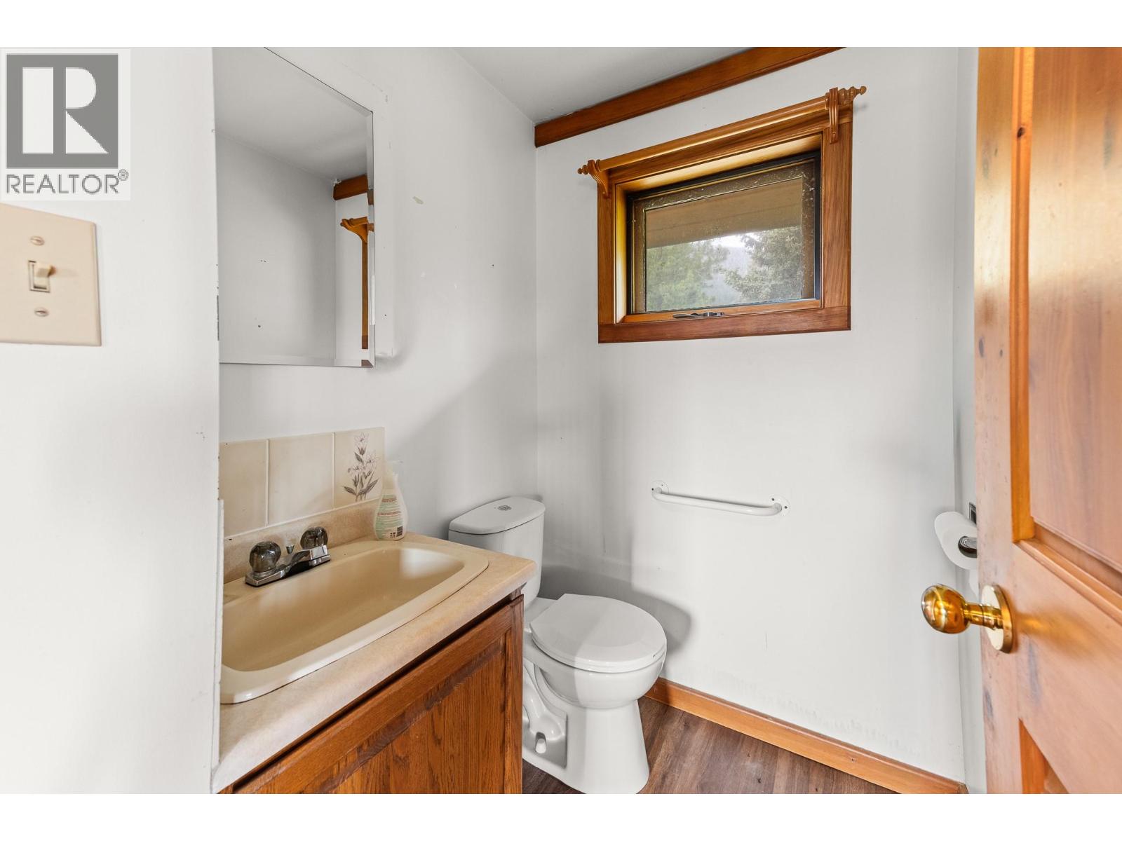 1084 Simmons Road, Creston, British Columbia  V0B 1G7 - Photo 16 - 10393070