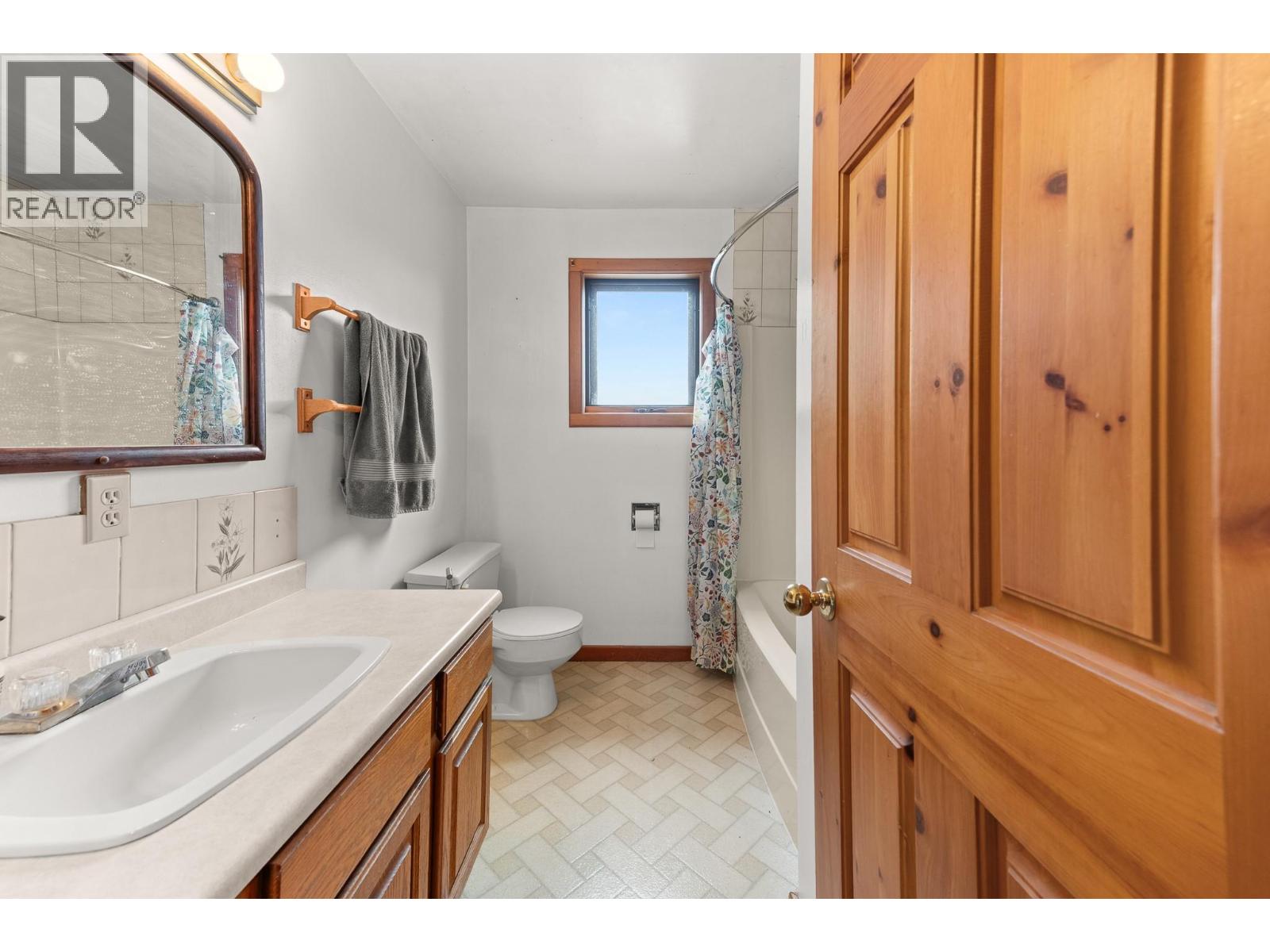 1084 Simmons Road, Creston, British Columbia  V0B 1G7 - Photo 27 - 10393070