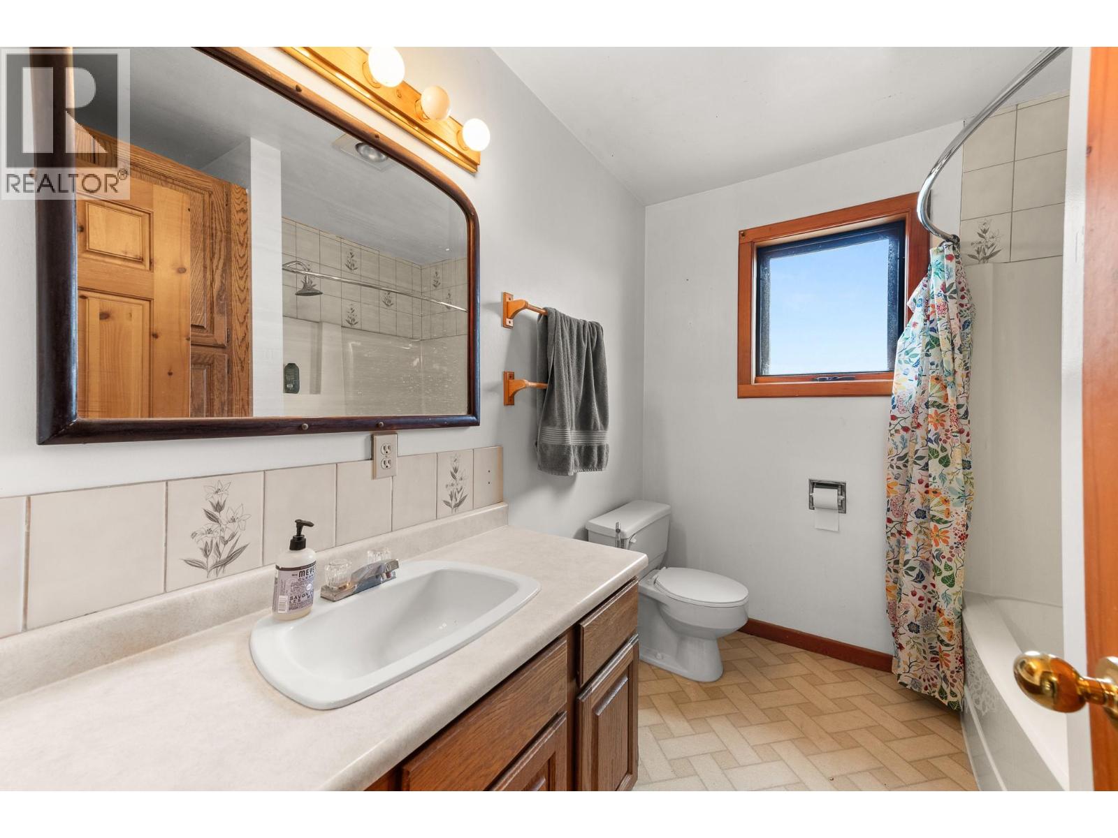 1084 Simmons Road, Creston, British Columbia  V0B 1G7 - Photo 28 - 10393070