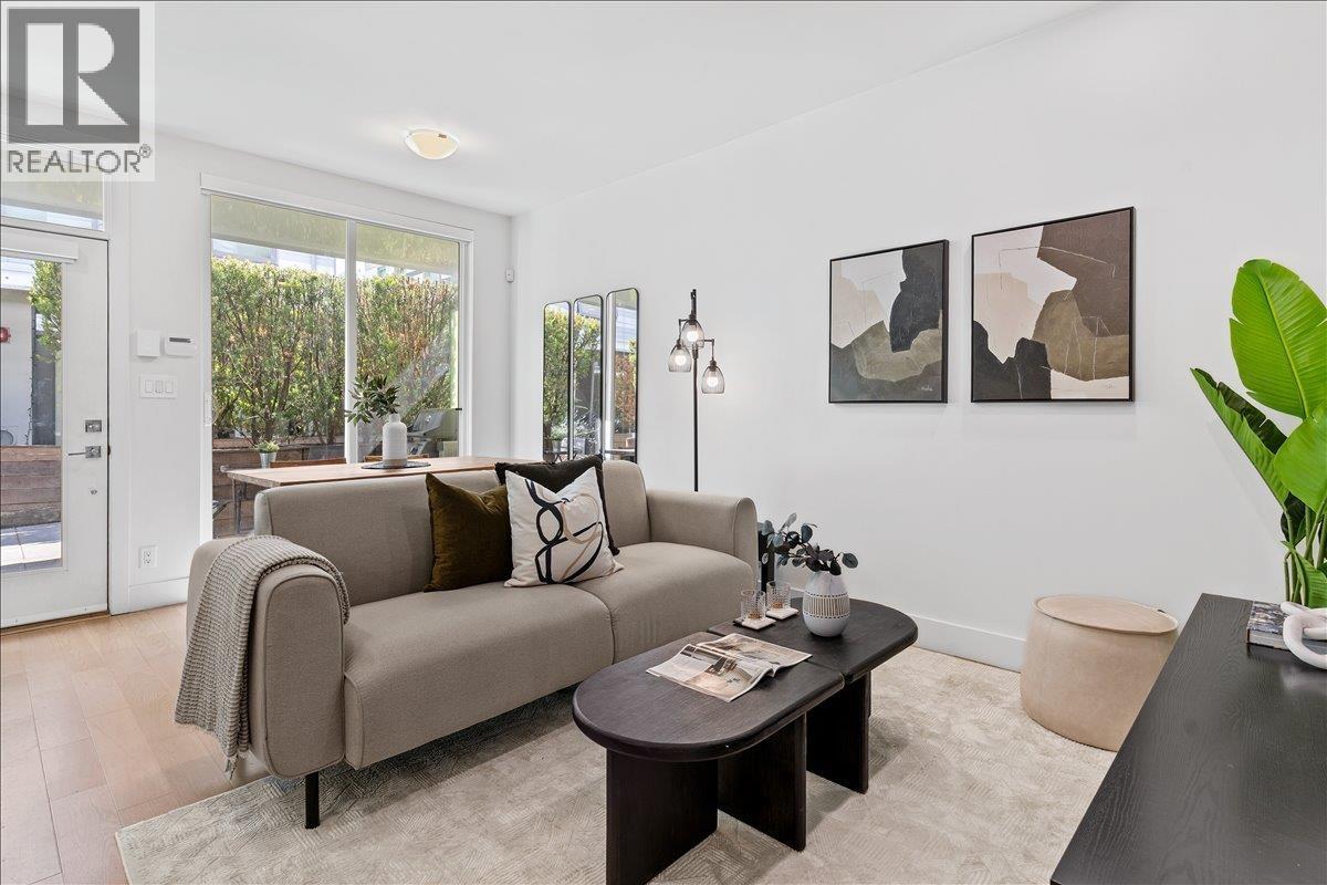 5 1415 E 1ST AVENUE, Vancouver