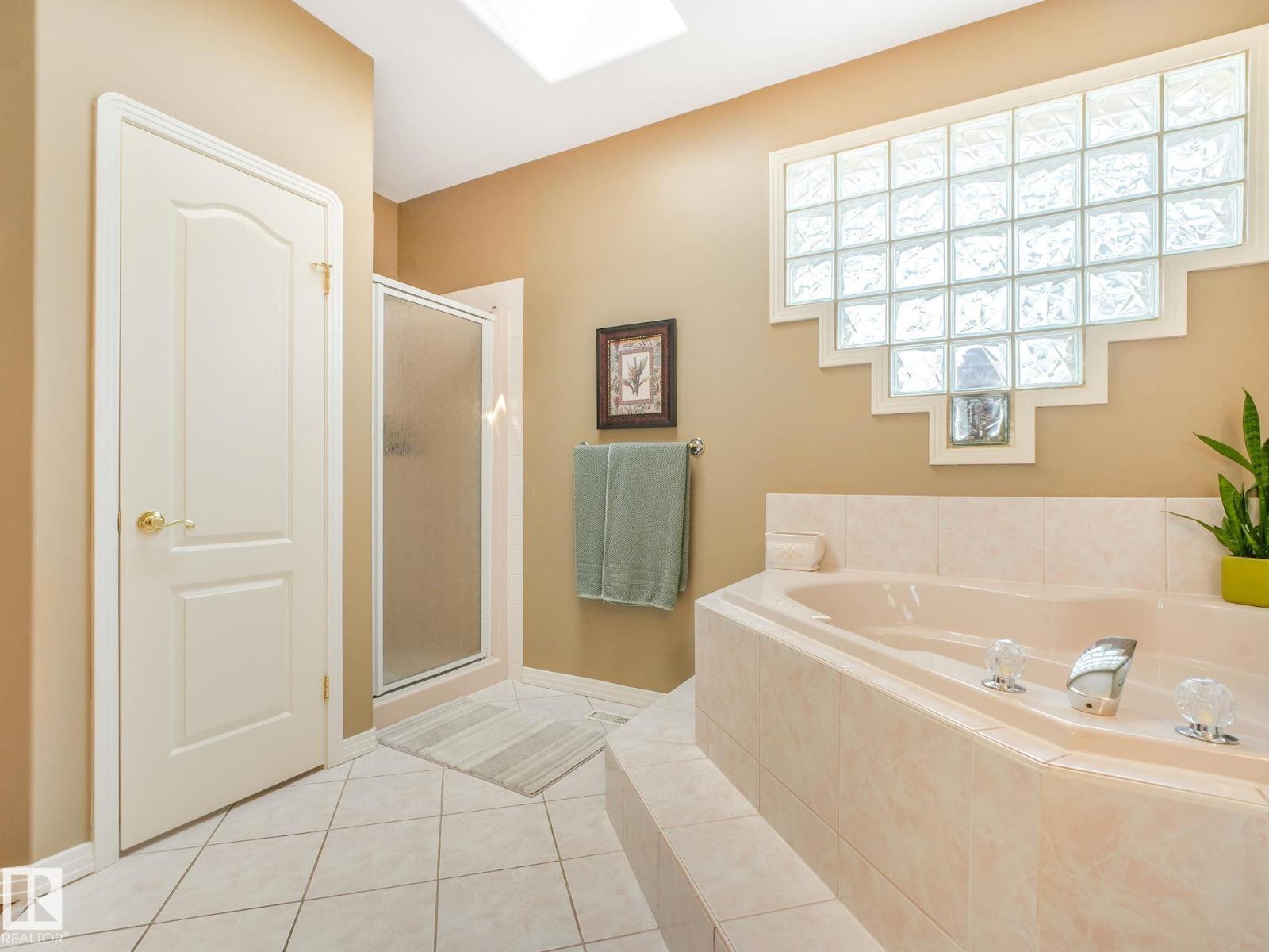 1058 James Cr NW, Edmonton, Alberta  T6L 6P6 - Photo 28 - E4496439