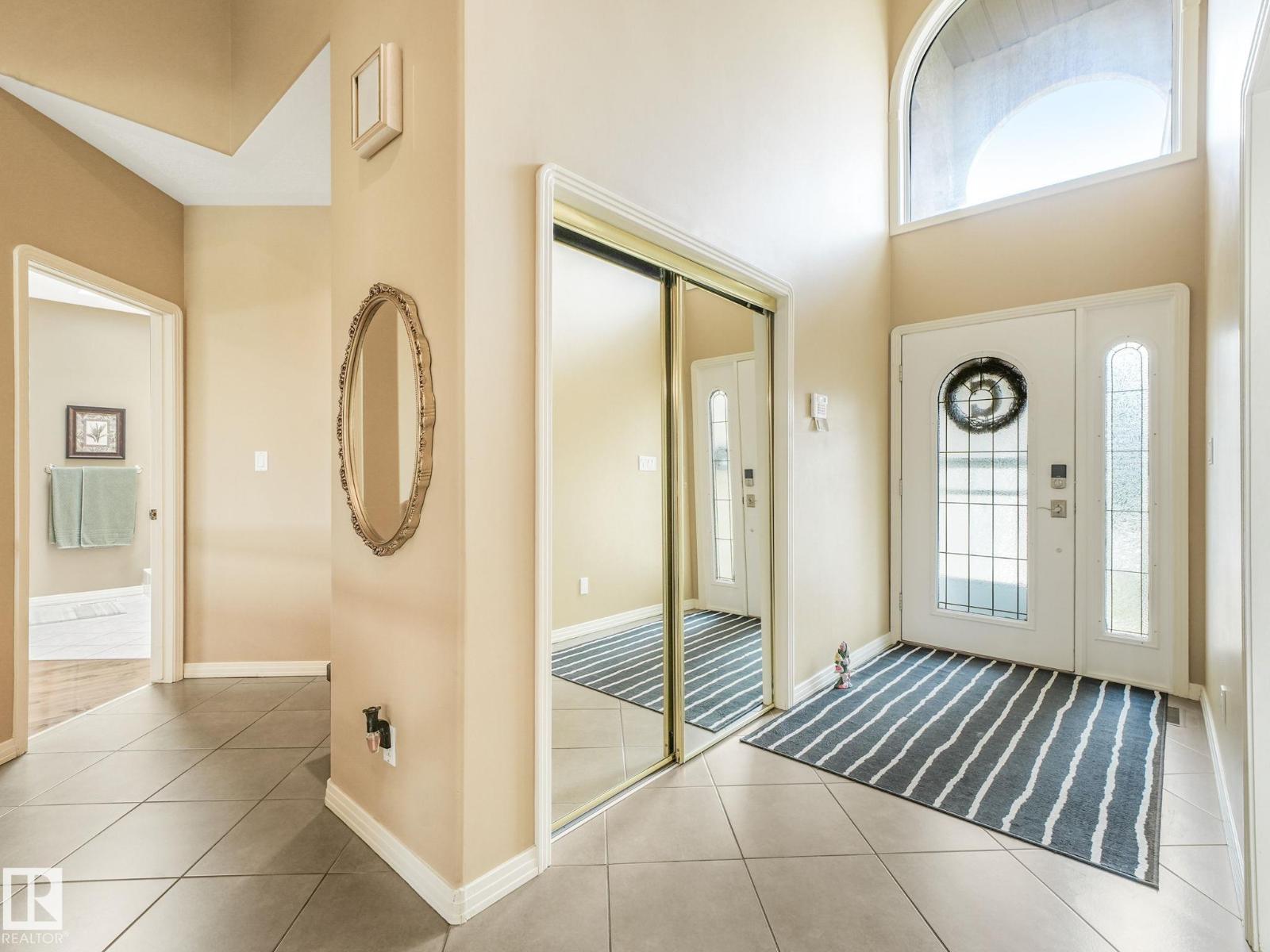 1058 James Cr NW, Edmonton, Alberta  T6L 6P6 - Photo 4 - E4496439