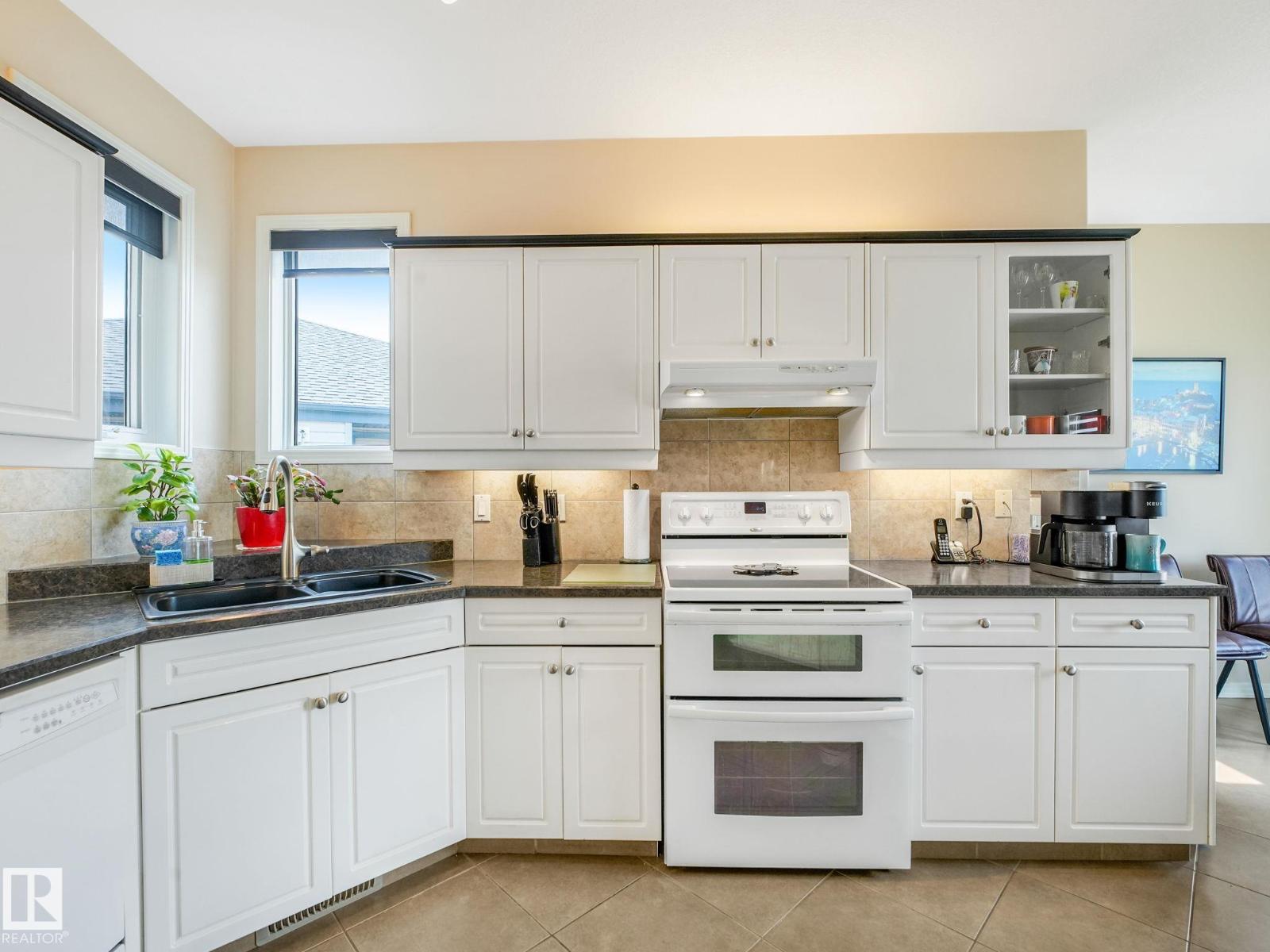 1058 James Cr NW, Edmonton, Alberta  T6L 6P6 - Photo 9 - E4496439