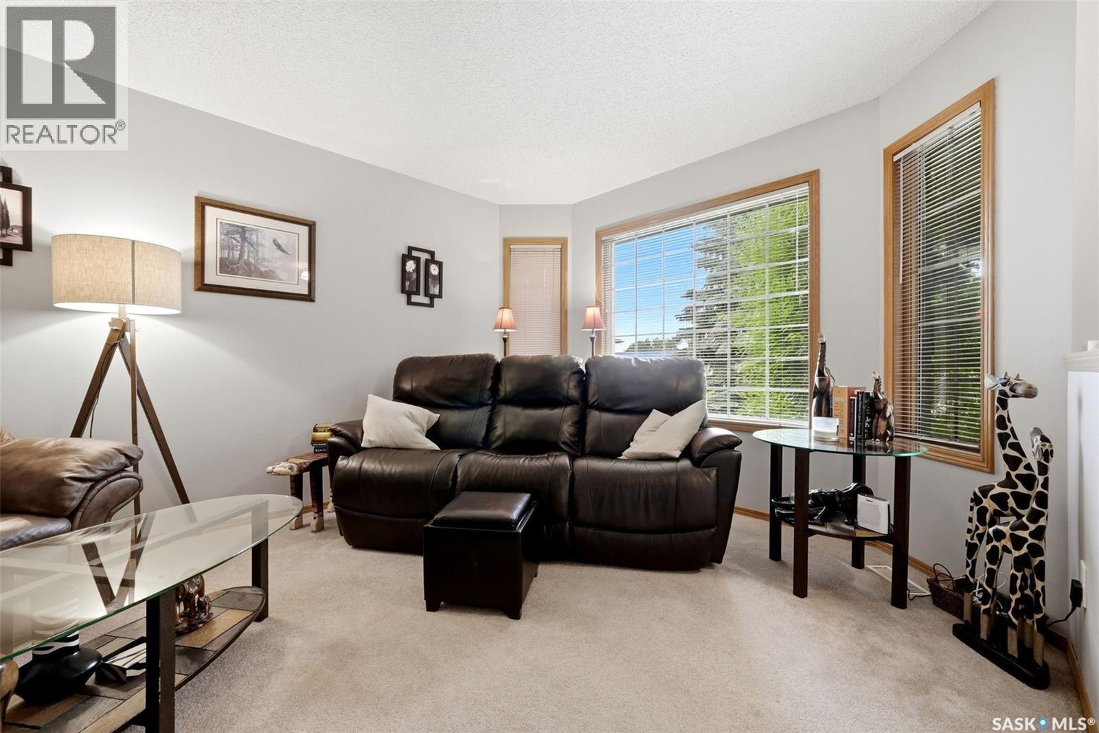 105 Courtside Crescent, Pilot Butte, Saskatchewan S0G 3Z0 - Photo 5 - SK041083