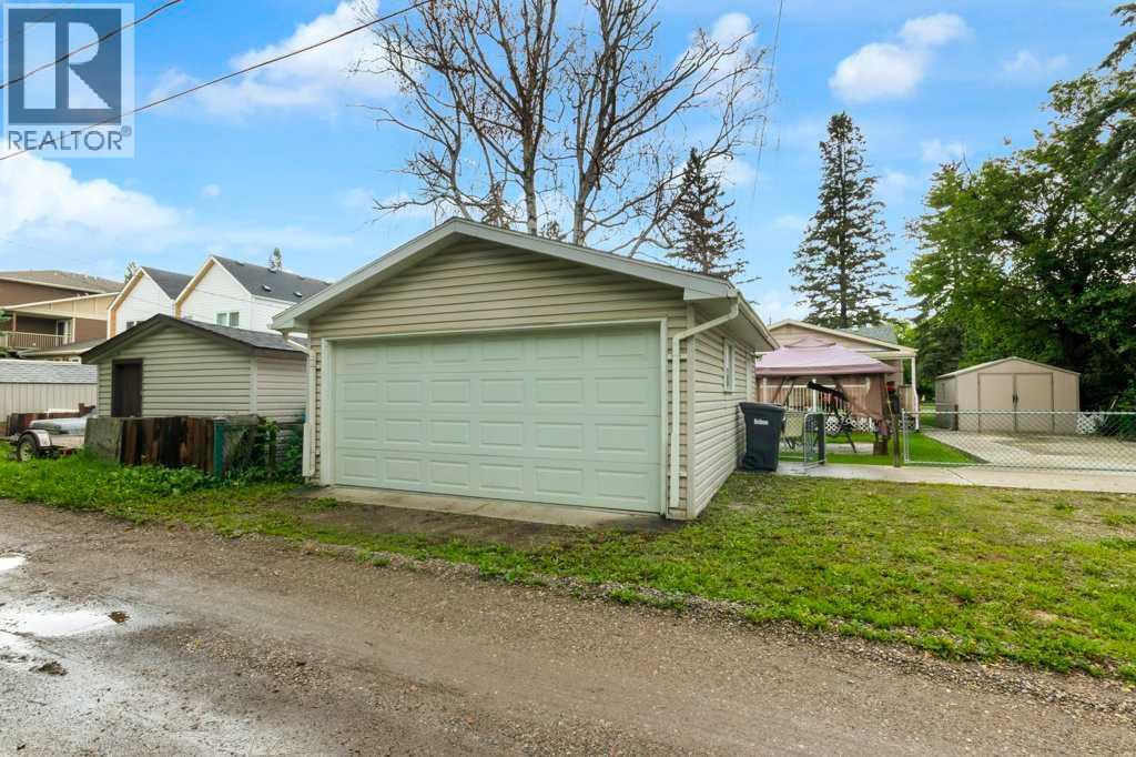 309 4 Avenue, Strathmore, Alberta  T1P 1B4 - Photo 30 - A2323951