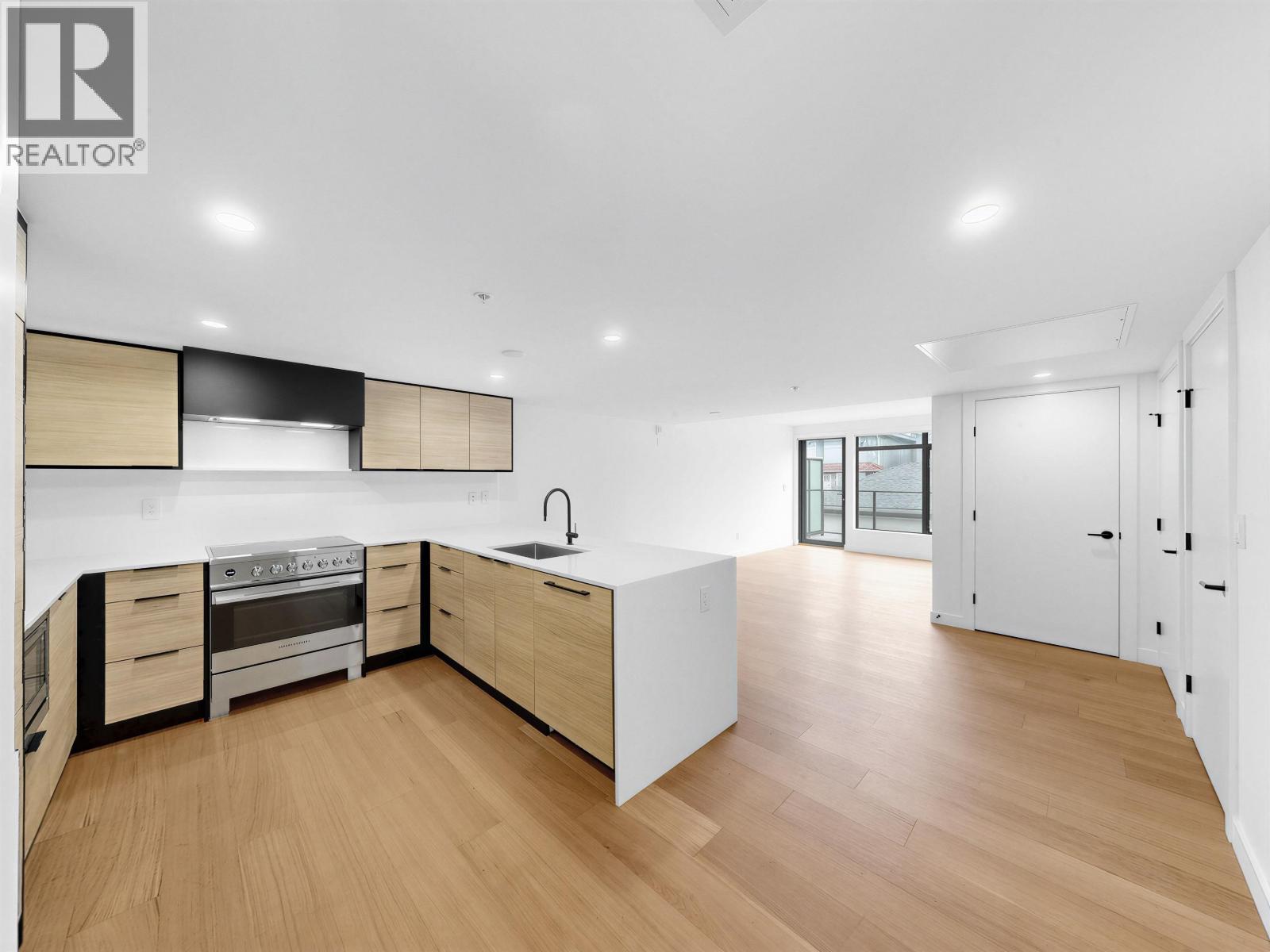 202 6485 Manitoba Street, Vancouver, British Columbia  V5Y 0P7 - Photo 4 - R3141359