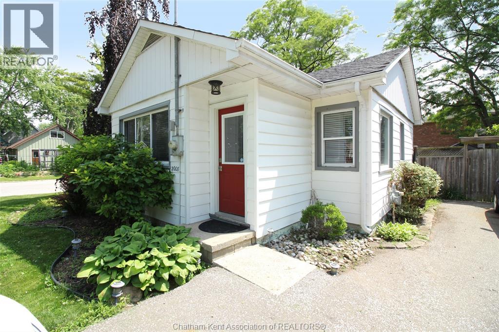 2008 OLIVE STREET, Sarnia, Ontario